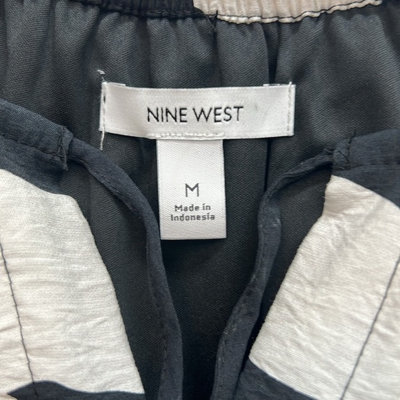 Women's Nine West Tie Neck Puffed Sleeve Cinched Mini Dress Sz Medium Rayon EUC - Picture 2 of 12